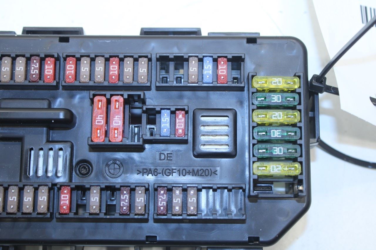 2013-2016 BMW 328i xDrive SULEV 2.0L AWD Front Power Distribution Fuse Relay Box - Alshned Auto Parts