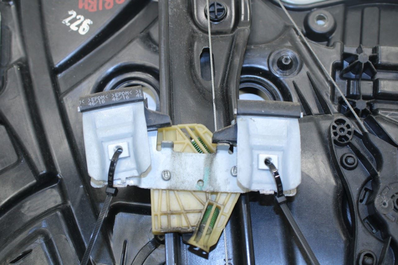 2017-19 Alfa Romeo Giulia Ti RR RH Door Window Regulator w/ Carrier 00505514910 - Alshned Auto Parts