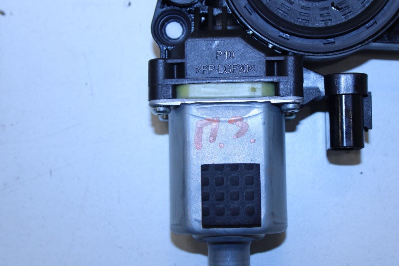 2020-2025 KIA Soul LX Rear Right Side Door Power Window Motor 82460-K0000 OEM - Alshned Auto Parts