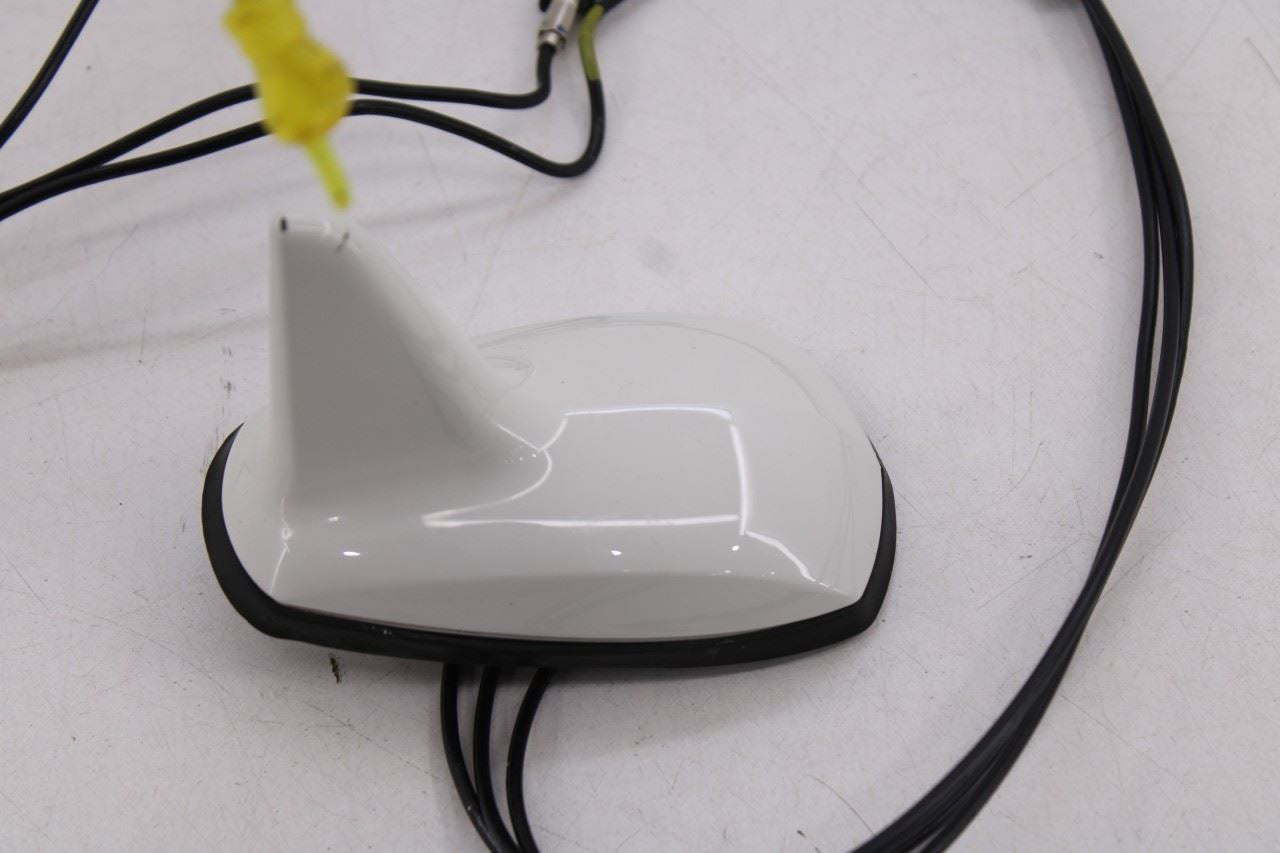 2006-2009 Mercedes-Benz CLK350 Roof Exterior Shark Fin Radio Antenna 20990516755
