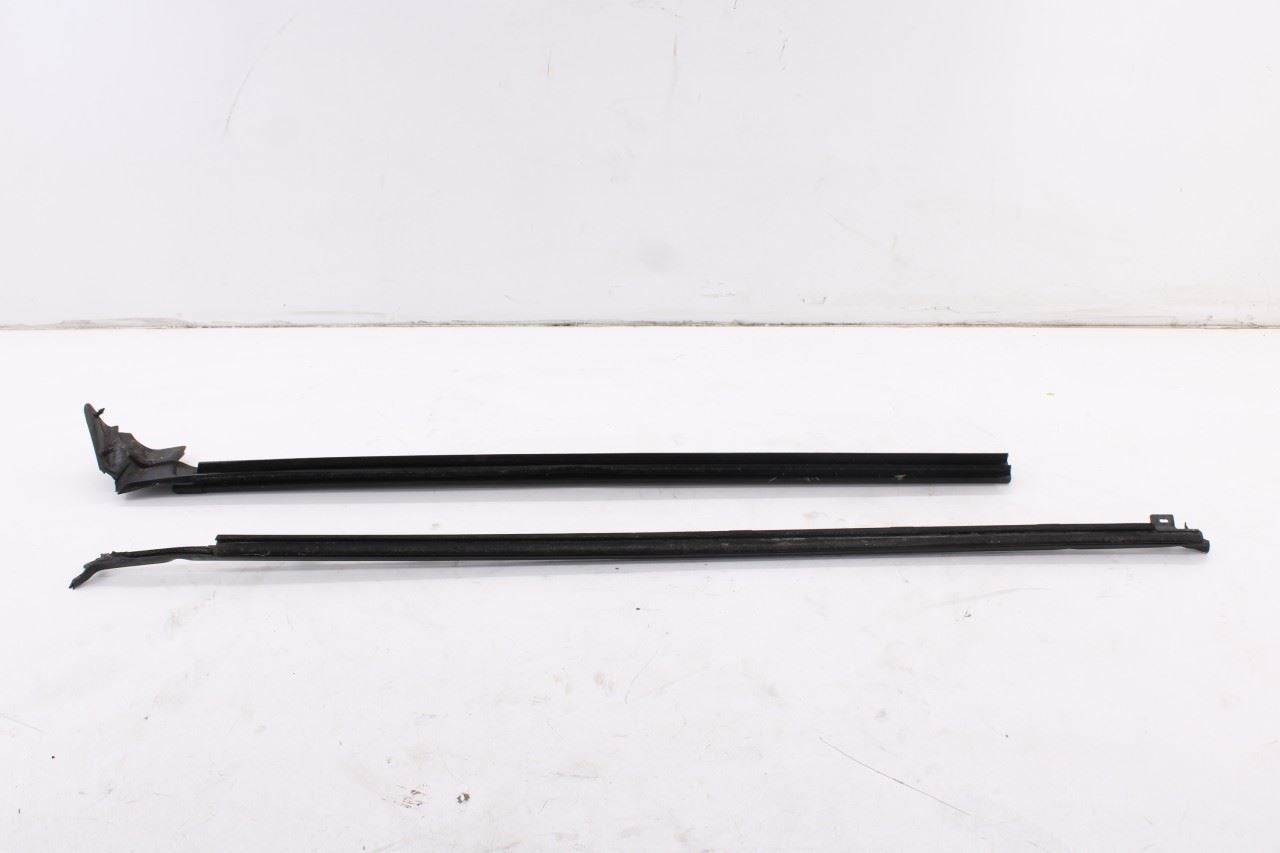 15-23 Ford Mustang Conv V6 2Dr Front Left Door Outer and Inner Belt Weatherstrip0