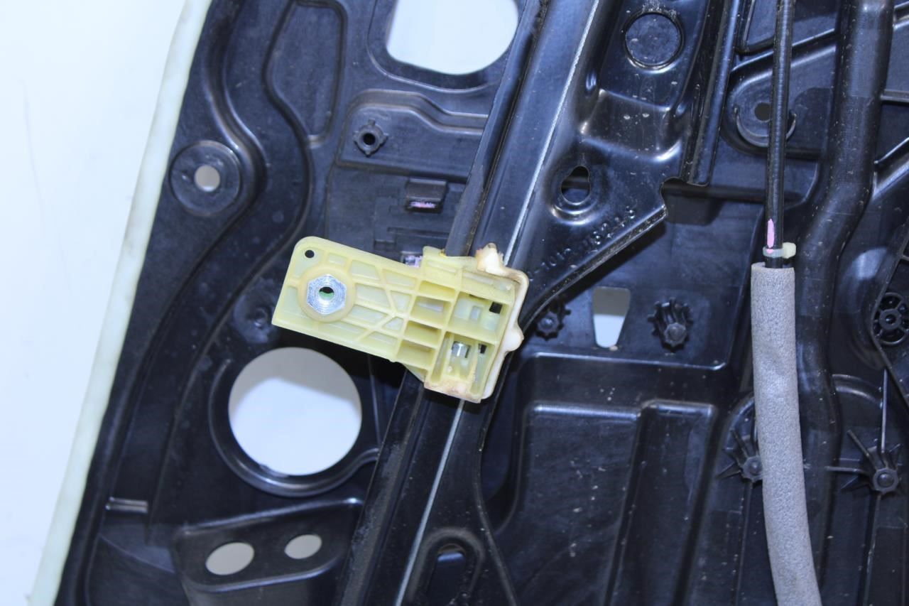 17-25 Jeep Compass Latitude Front LH Door Window Regulator w/ Carrier 68292083AA - Alshned Auto Parts