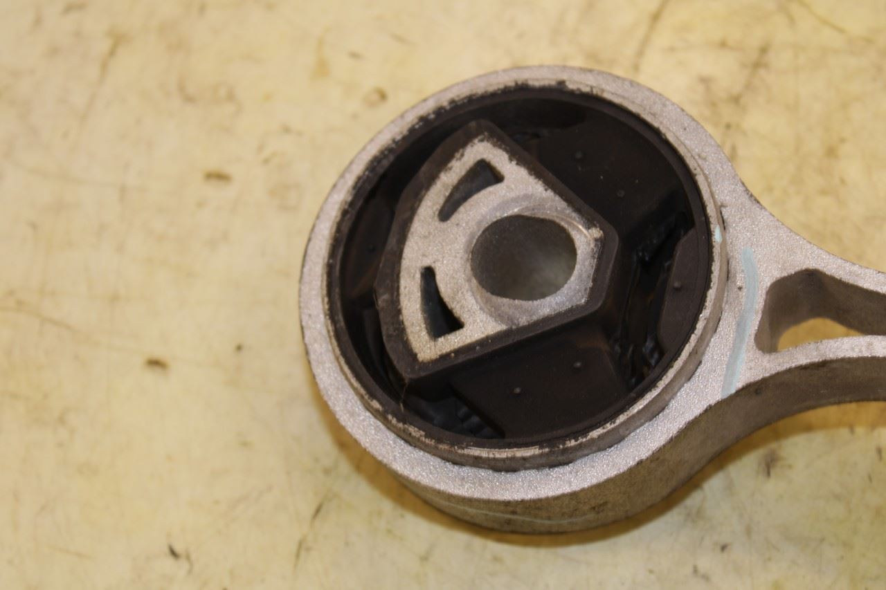 14-20 Maserati Ghibli S Q4 3L Right Side Engine Mount Torque Link Rod 670003630 - Alshned Auto Parts