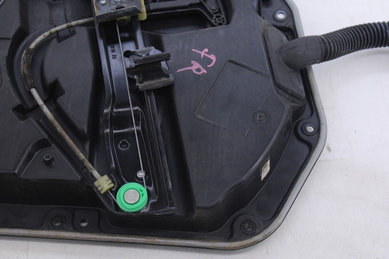 15-21 Mercedes-Benz C300 4Matic FR RH Door Window Regulator w/ Carrier and Motor19
