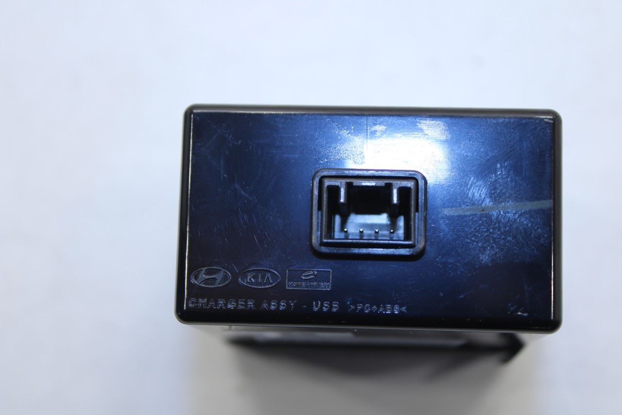 2022-2024 Hyundai Tucson SEL 2.5L AWD Rear Center Console Dual USB Charger Port - Alshned Auto Parts