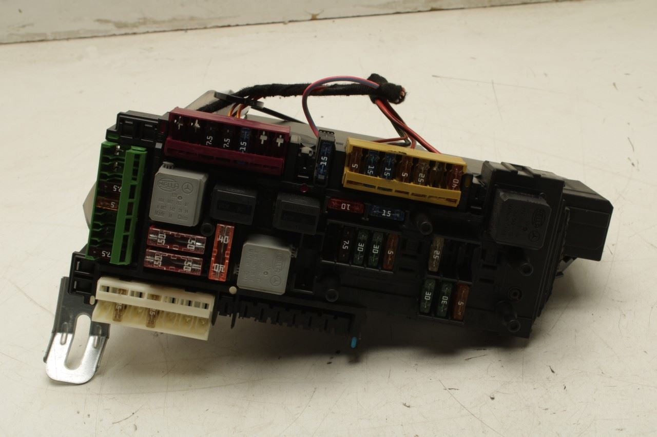 10-16 Mercedes-Benz E350 Sport 4Matic Rear SAM Fuse Relay Junction Block Module - Alshned Auto Parts