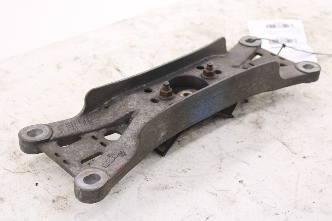 2008-2010 Ford Mustang Conv V6 4.0L RWD Transmission Mount Insulator Bracket4
