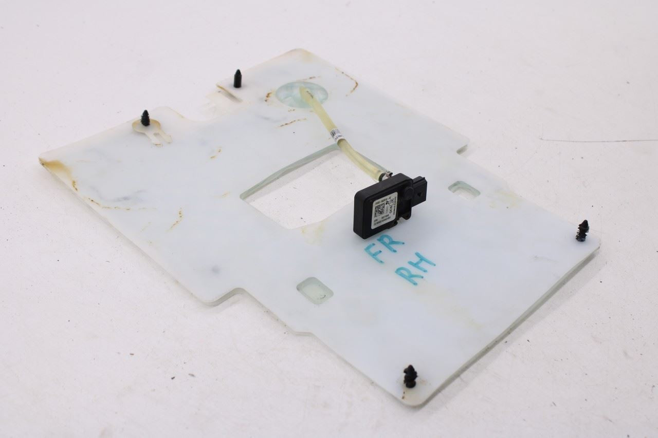 2015-2017 Ford Mustang Conv V6 Front Right Passenger Seat Occupant Sensor Module1