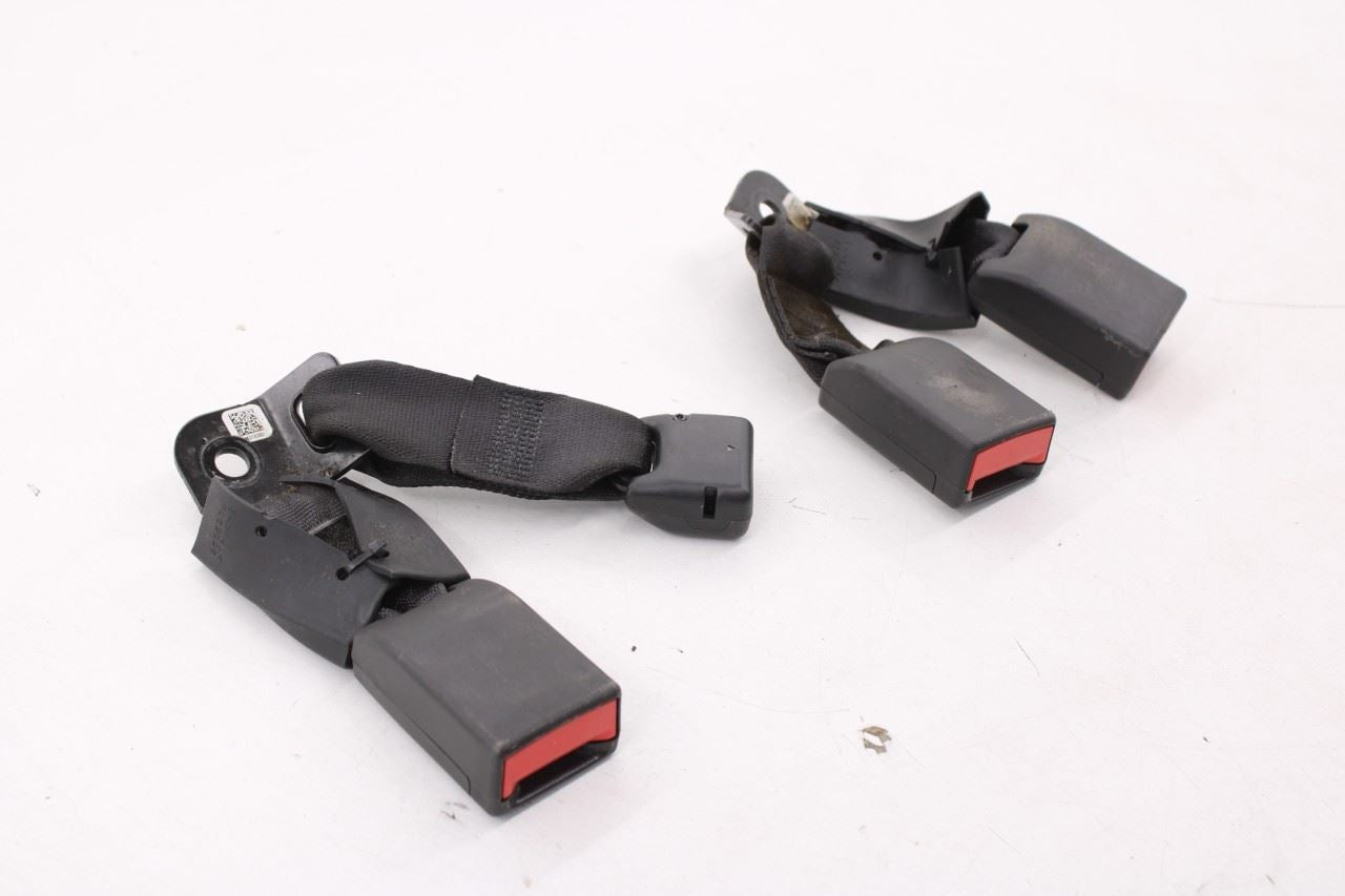 2017-19 Buick LaCrosse Premium Rear Right and Left 2nd Row Seat Belt Buckle Set2