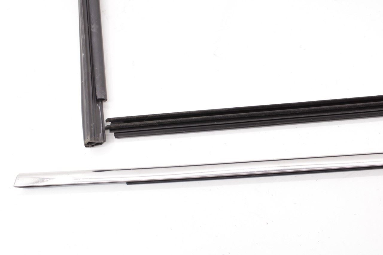 17-26 Chrysler Pacifica Rear Right Sliding Door Run Channel w Belt Weatherstrips - Alshned Auto Parts