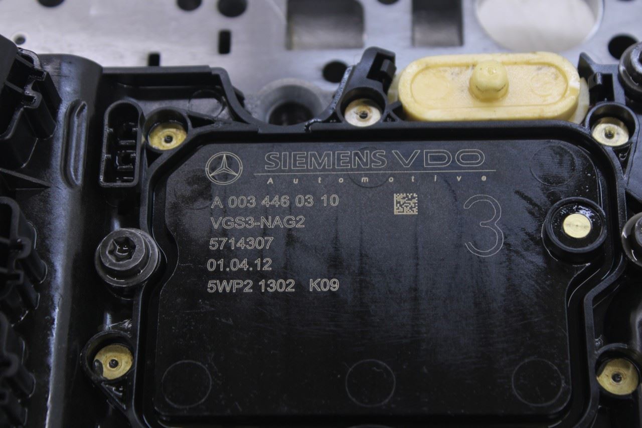 04-06 Mercedes-Benz E500 5.0L 7-Spd Auto Transmission Valve Body 2202703106 OEM12