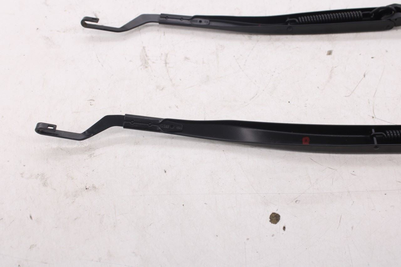 16-22 Jeep Grand Cherokee Laredo X 4X4 Front Left and Right Windshield Wiper Arm - Alshned Auto Parts