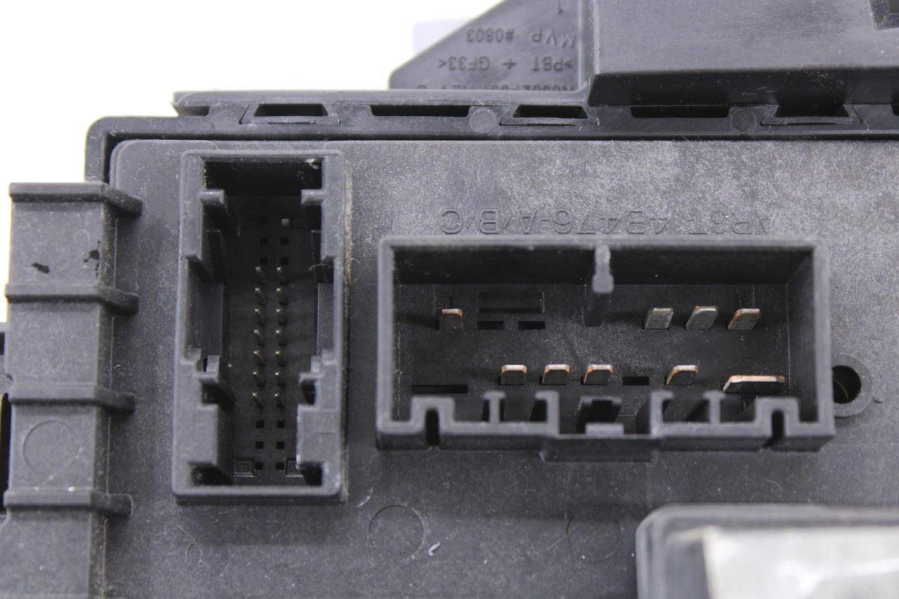 2010-2014 Ford Mustang Conv V6 Fuse Box Body Computer Control Module BCM BCU5
