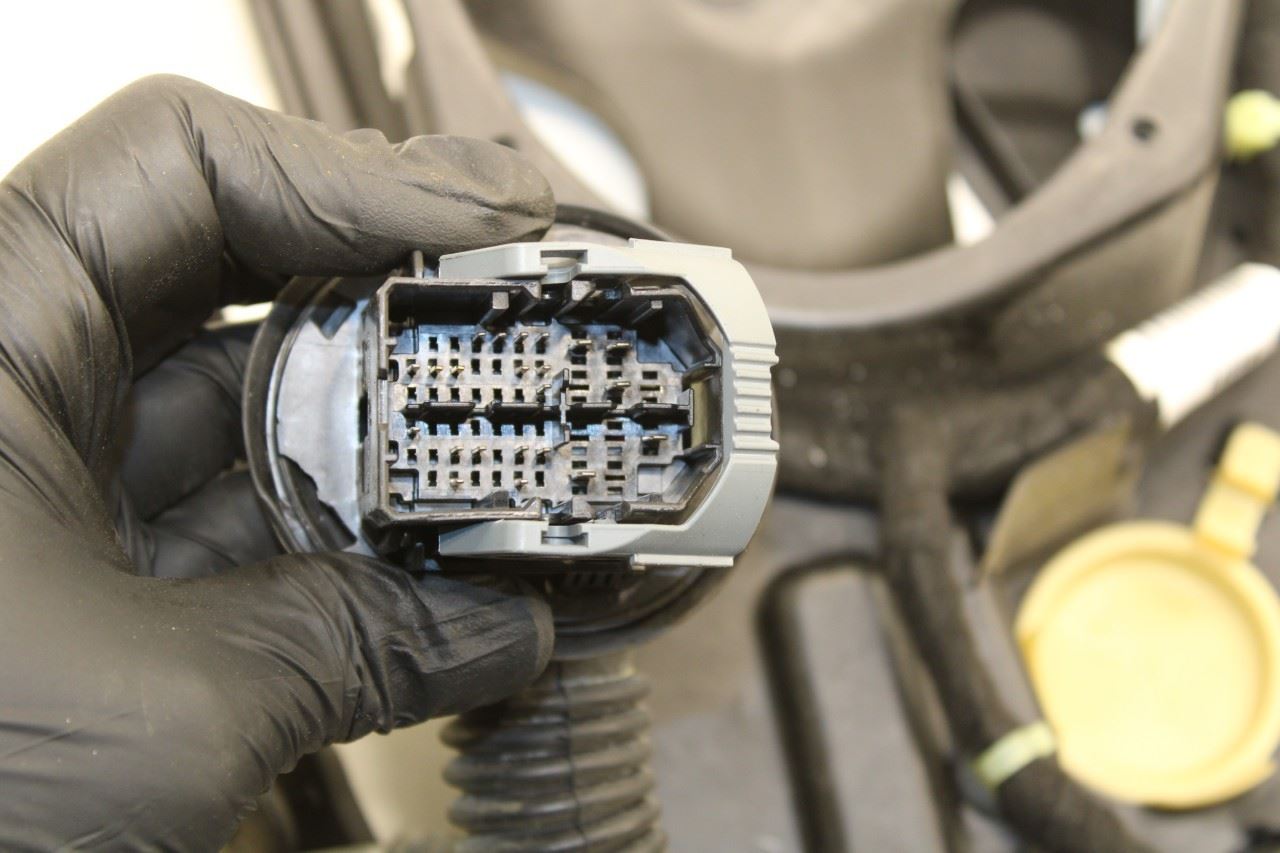 2014-2023 Jeep Cherokee Latitude FR LH Door Window Regulator w/ Carrier Plate - Alshned Auto Parts