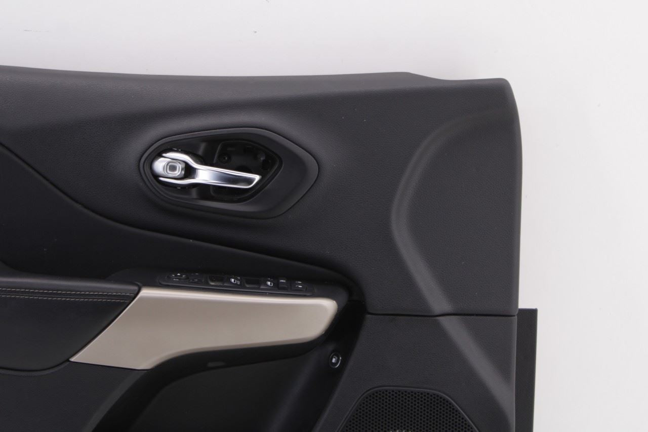 2017-18 Jeep Cherokee Limited Front Left Side Door Trim Panel 6MD282X9AA *ReaD* - Alshned Auto Parts