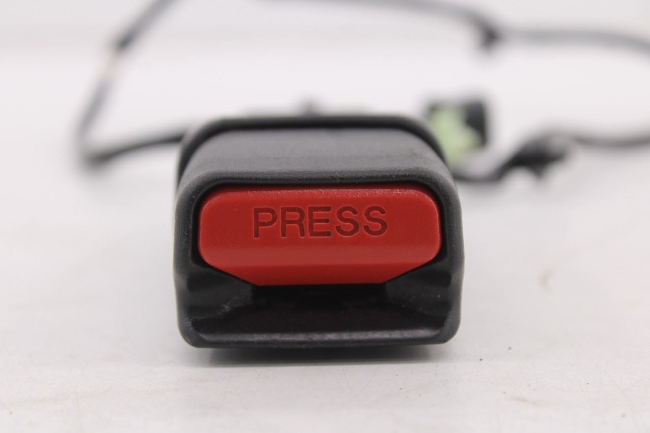 11-25 Mitsubishi Outlander Sport SE Front Passenger Right Side Seat Belt Buckle7