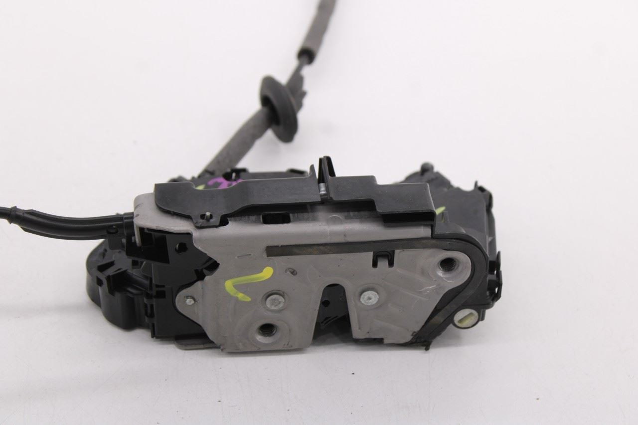 2019-26 Volkswagen Jetta SE Rear Left Door Lock Latch Actuator w/ Handle Bracket4