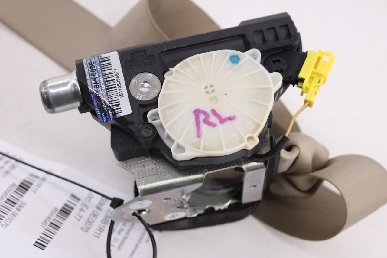 10-16 Mercedes-Benz E350 Luxury 4Matic Rear LH Side 2nd Row Seat Belt Retractor8