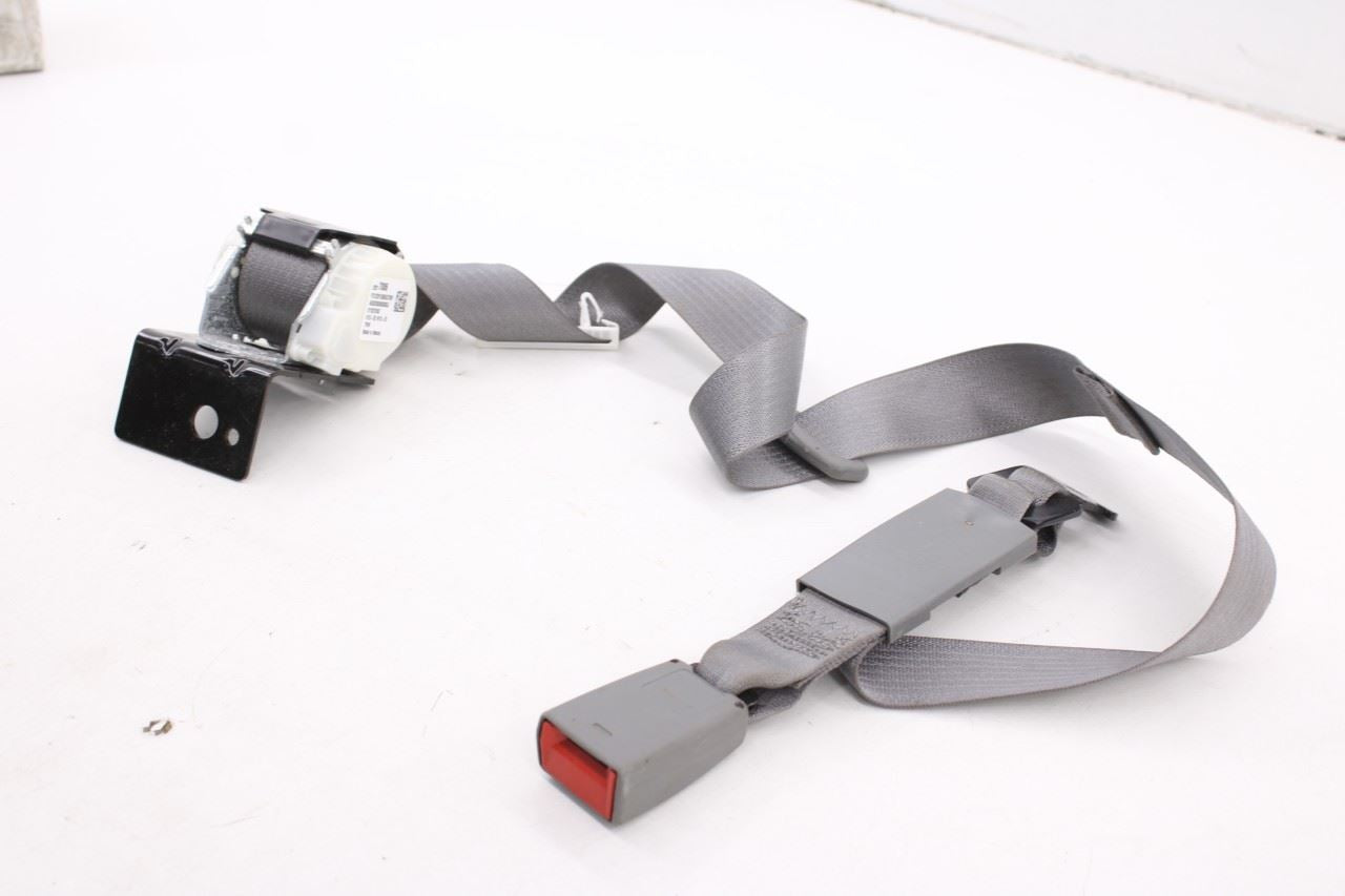 2014-16 Chevy Silverado 1500 Work Truck Rear Center 2nd Row Seat Belt Retractor3