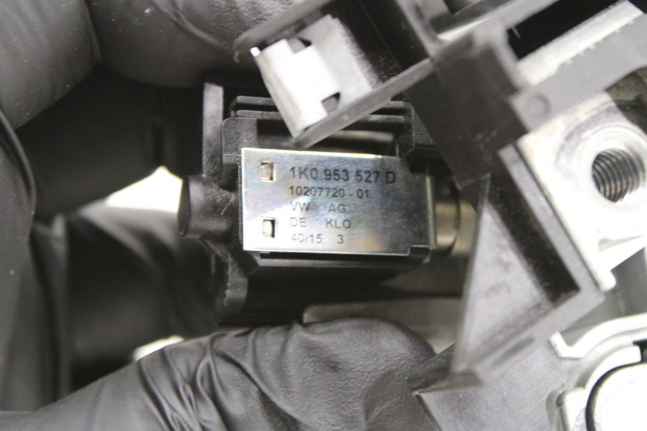 12-21 Volkswagen Passat SE Ignition Switch Lock Cylinder w/ Fob Key Transmitter - Alshned Auto Parts