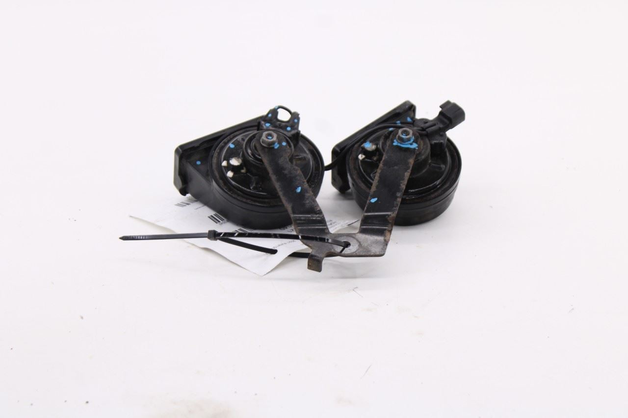 2020-2025 RAM 1500 Big Horn Dual Note Electric Horn w Bracket 68290864AC OEM2