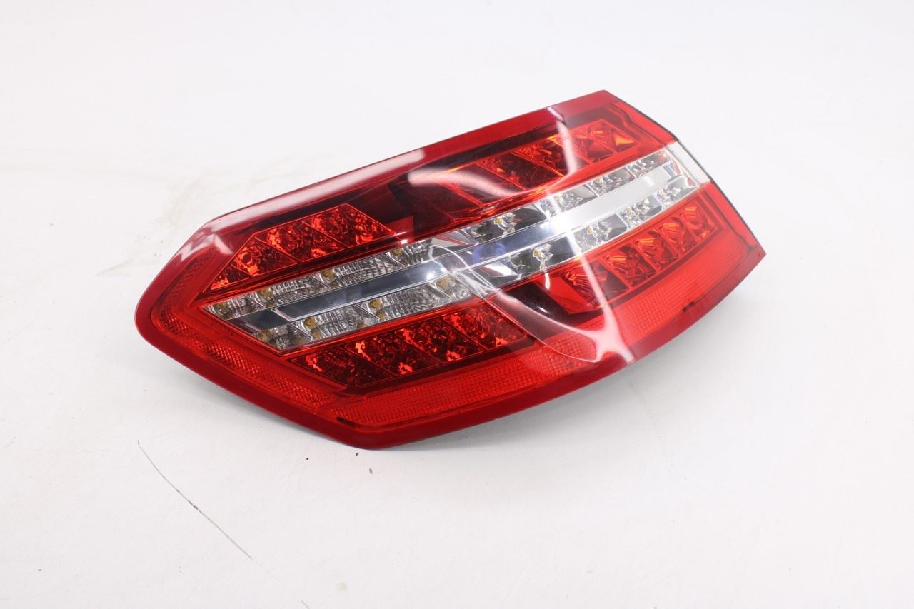 2010-2013 Mercedes-Benz E 350 Luxury 4Matic Rear Left Drive Side Tail Light Lamp2