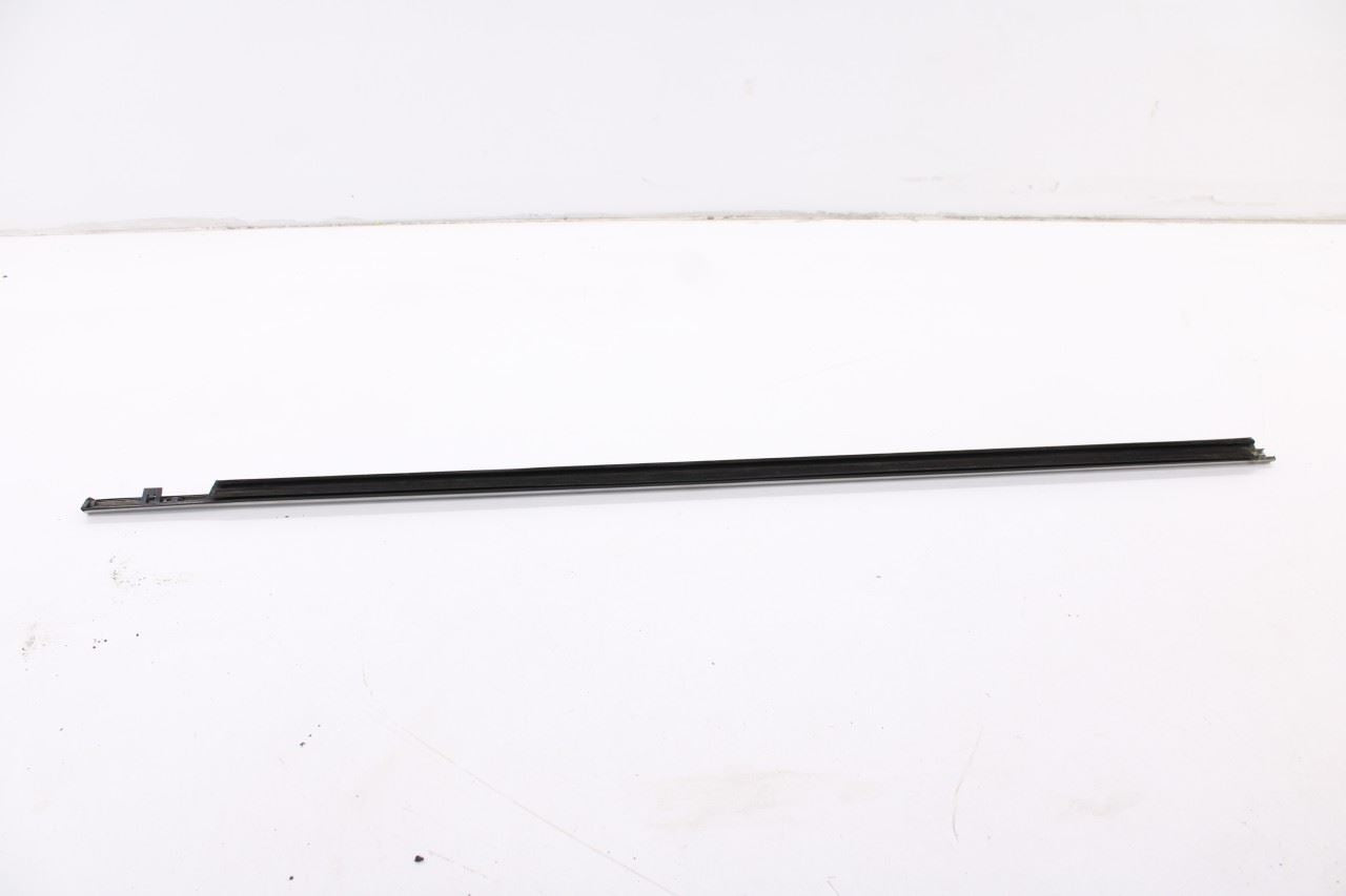2014-20 Infiniti QX60 Front Right Door Run Channel w/ Belt Molding Weatherstrip5