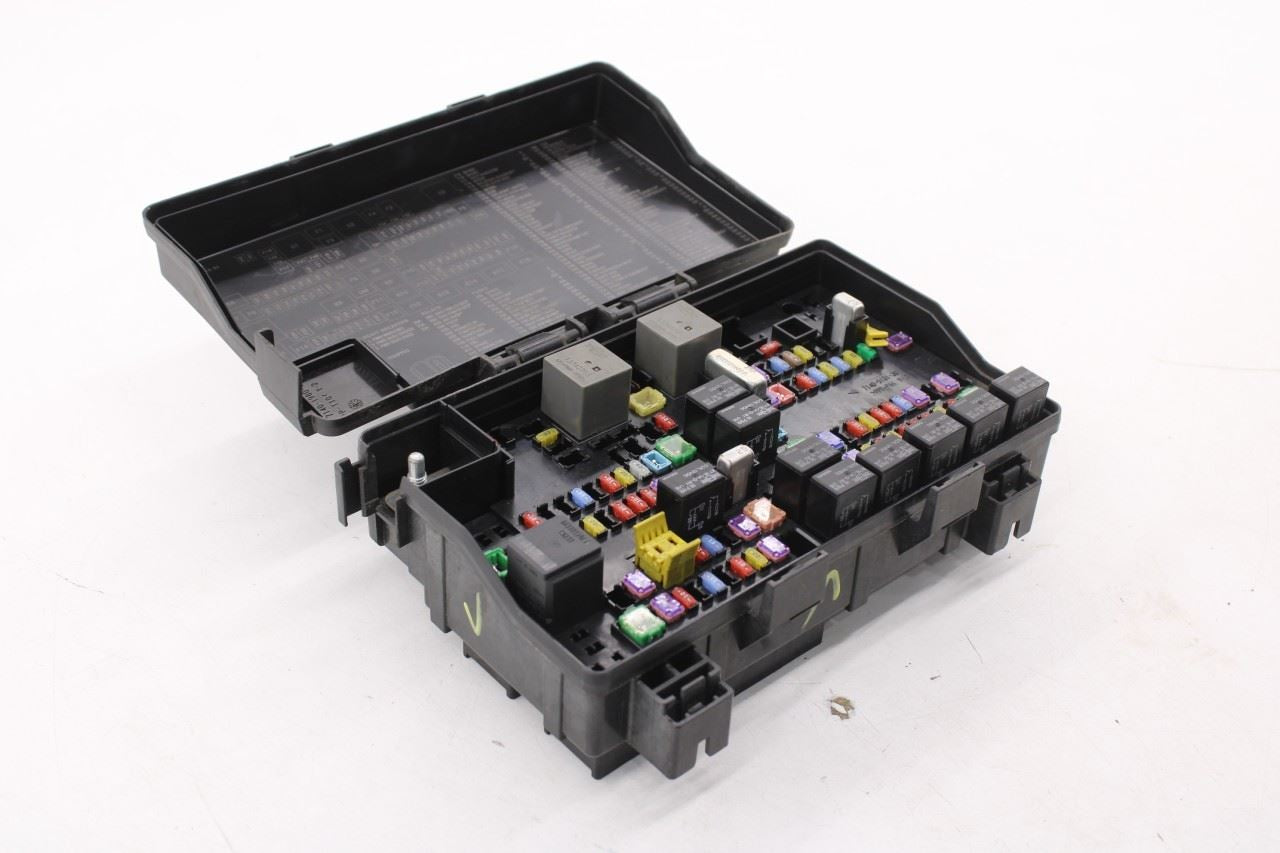 2015 Dodge Durango SXT 3.6L Engine Power Distribution Center Fuse Box 68242830AC - Alshned Auto Parts