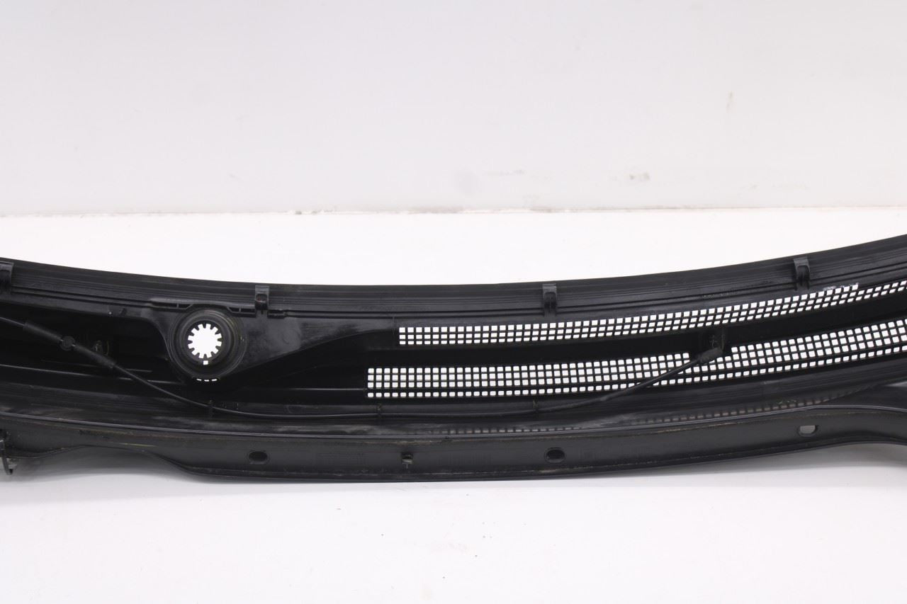 2018-2024 Chevrolet Equinox LT Front Windshield Cowl Vent Grille Panel 8493187811