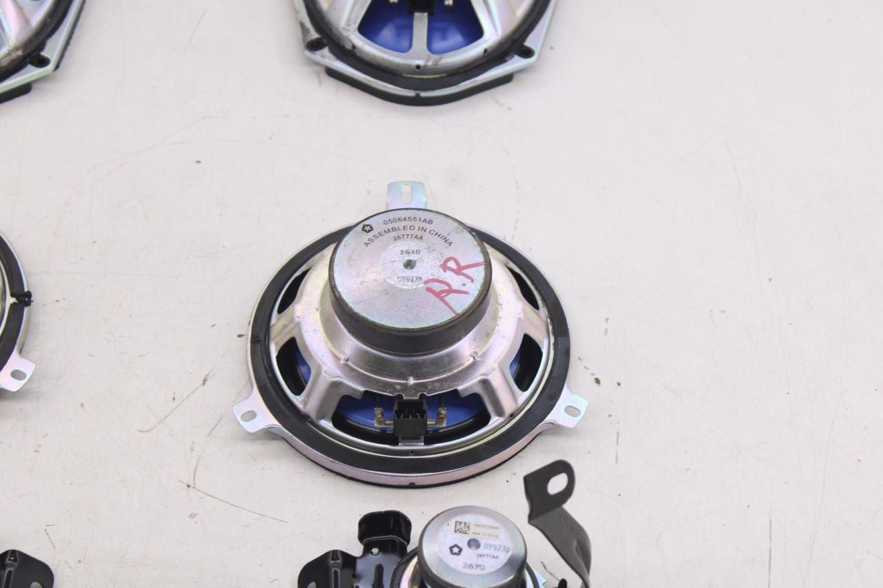 2016-2021 Jeep Grand Cherokee Laredo X 4x4 Audio Sound Speaker Set of 713