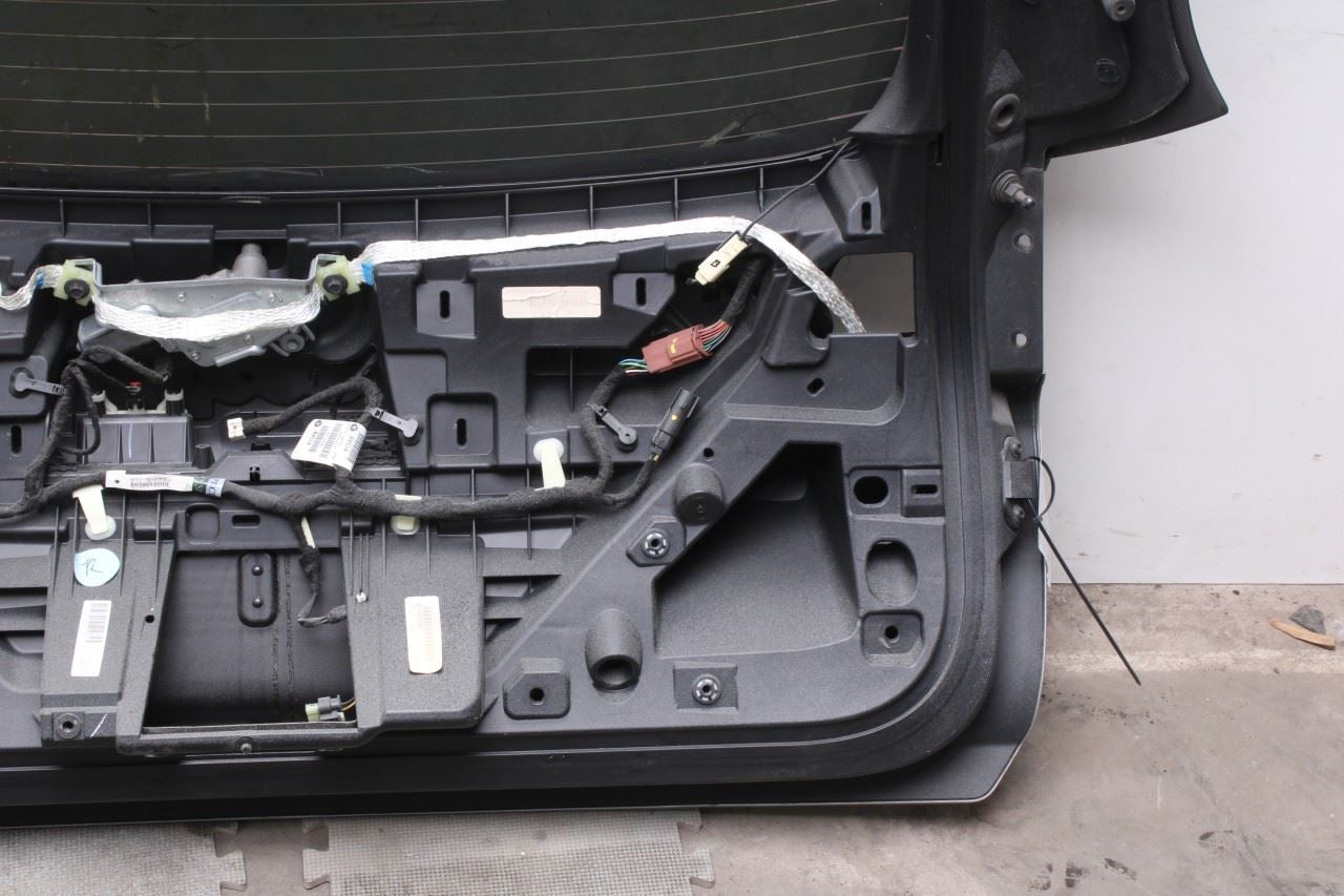 19-23 Jeep Cherokee Latitude Liftgate Back Door Shell Panel w/ Glass 6RW71DX9AB - Alshned Auto Parts