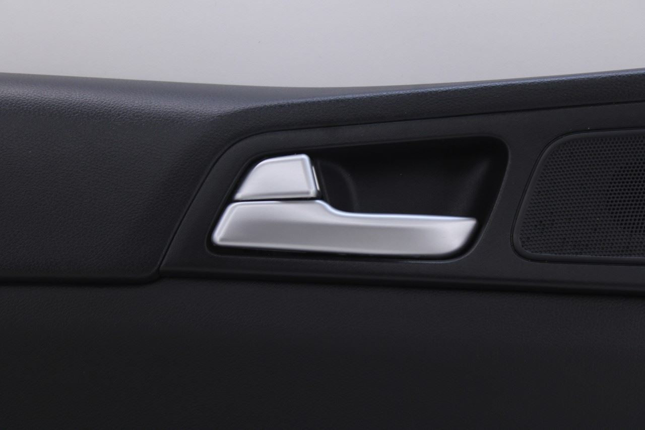 2017-2022 Kia Sportage Nightfall Front Left Side Door Trim Panel 82370-D9000 OEM6