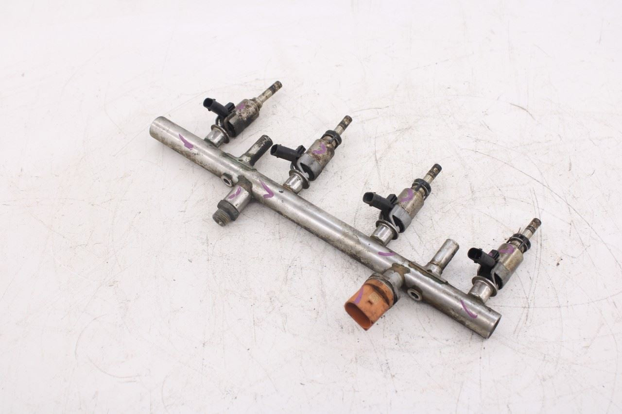 2013-2017 Audi Q5 Premium 2.0L Fuel Rail with Injectors 06H133317D OEM6
