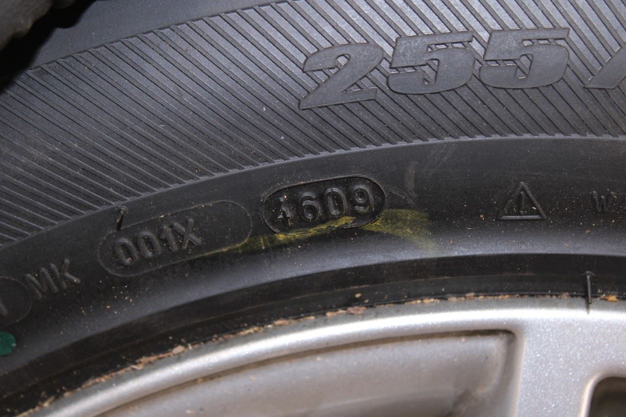 2009-2012 Land Rover Range Rover Wheel Tire Michelin Latitude Tour HP 255/55R19 - Alshned Auto Parts
