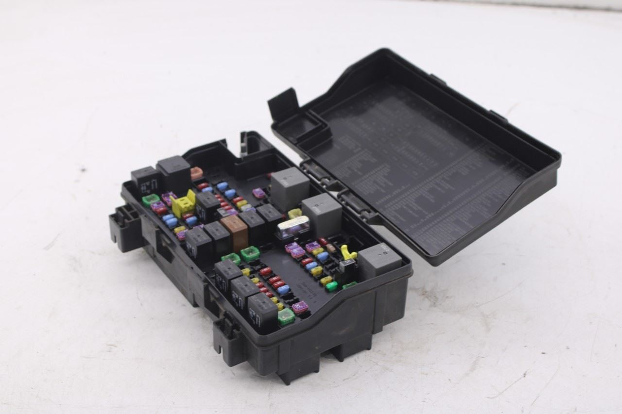 19-21 Jeep Grand Cherokee Laredo Intelligent Power Distribution Center Fuse Box - Alshned Auto Parts