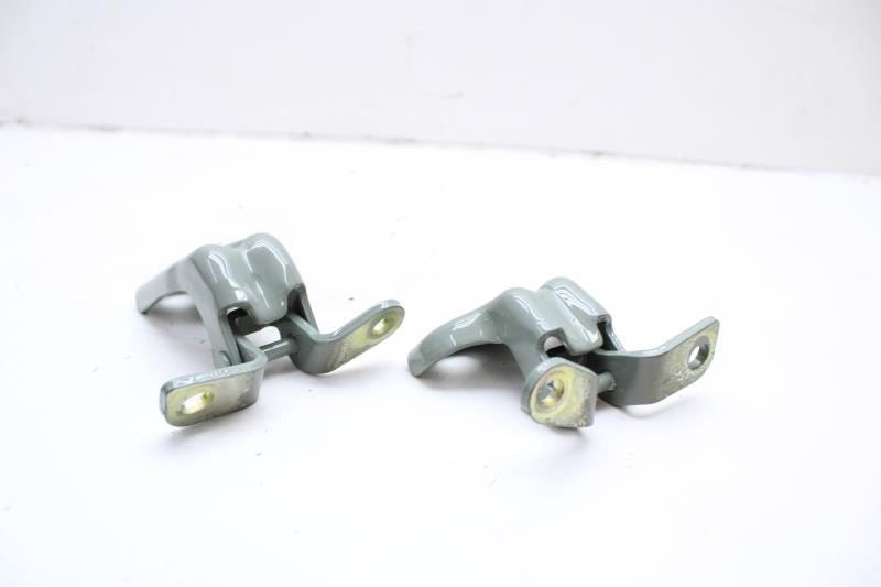 2024-25 Chevrolet Trax Front Right Side Door Hinge Upper and Lower 13501715 OEM - Alshned Auto Parts