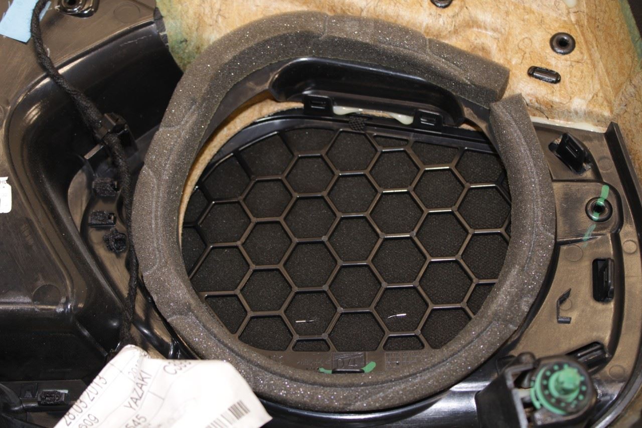 2014-2020 Maserati Ghibli S Q4 Rear Right Passenger Door Trim Panel 670049692 - Alshned Auto Parts