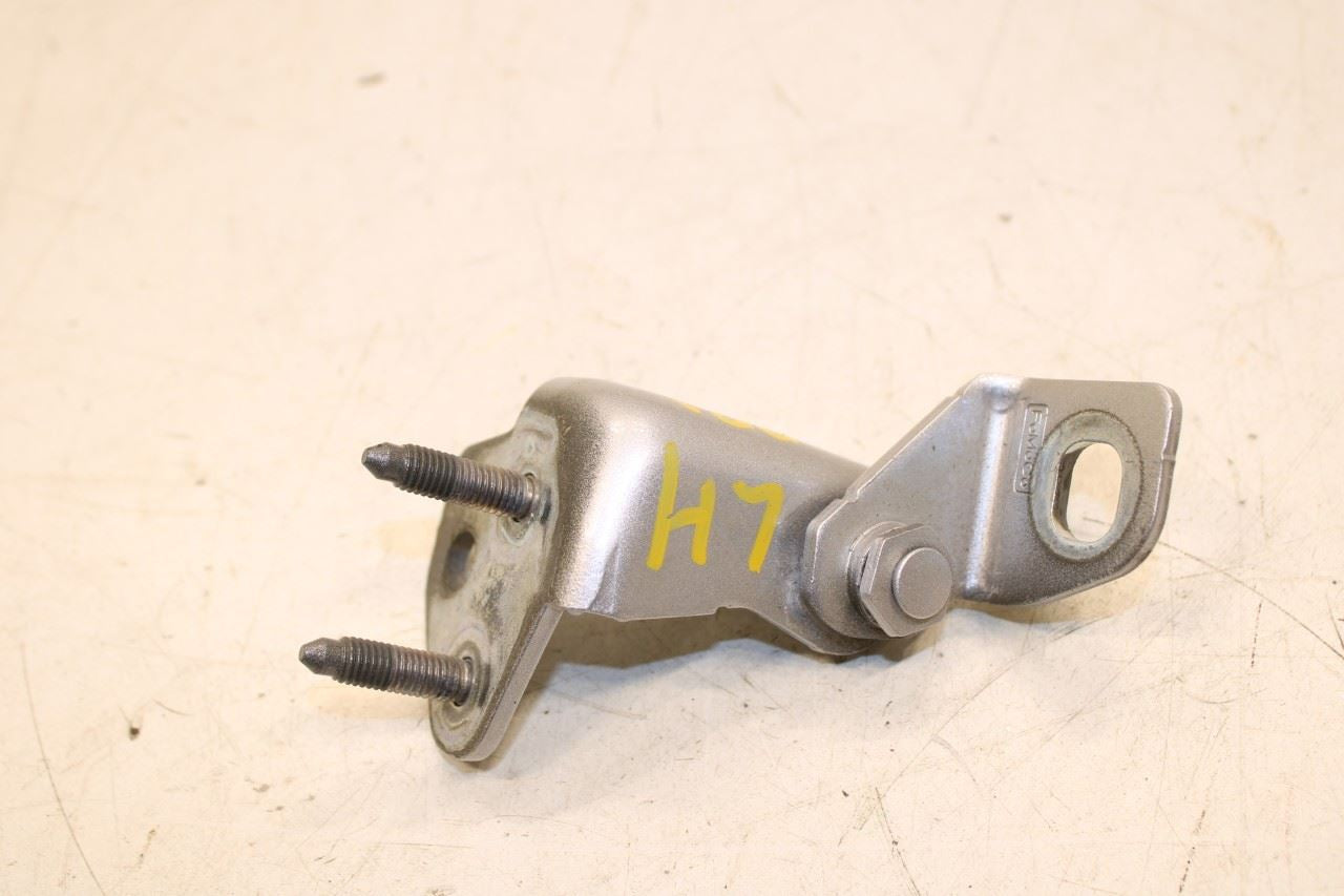 2020-25 Ford Escape SEL Rear Left Door Hinge Upper and Lower Pair H1BZ-5826801-A - Alshned Auto Parts