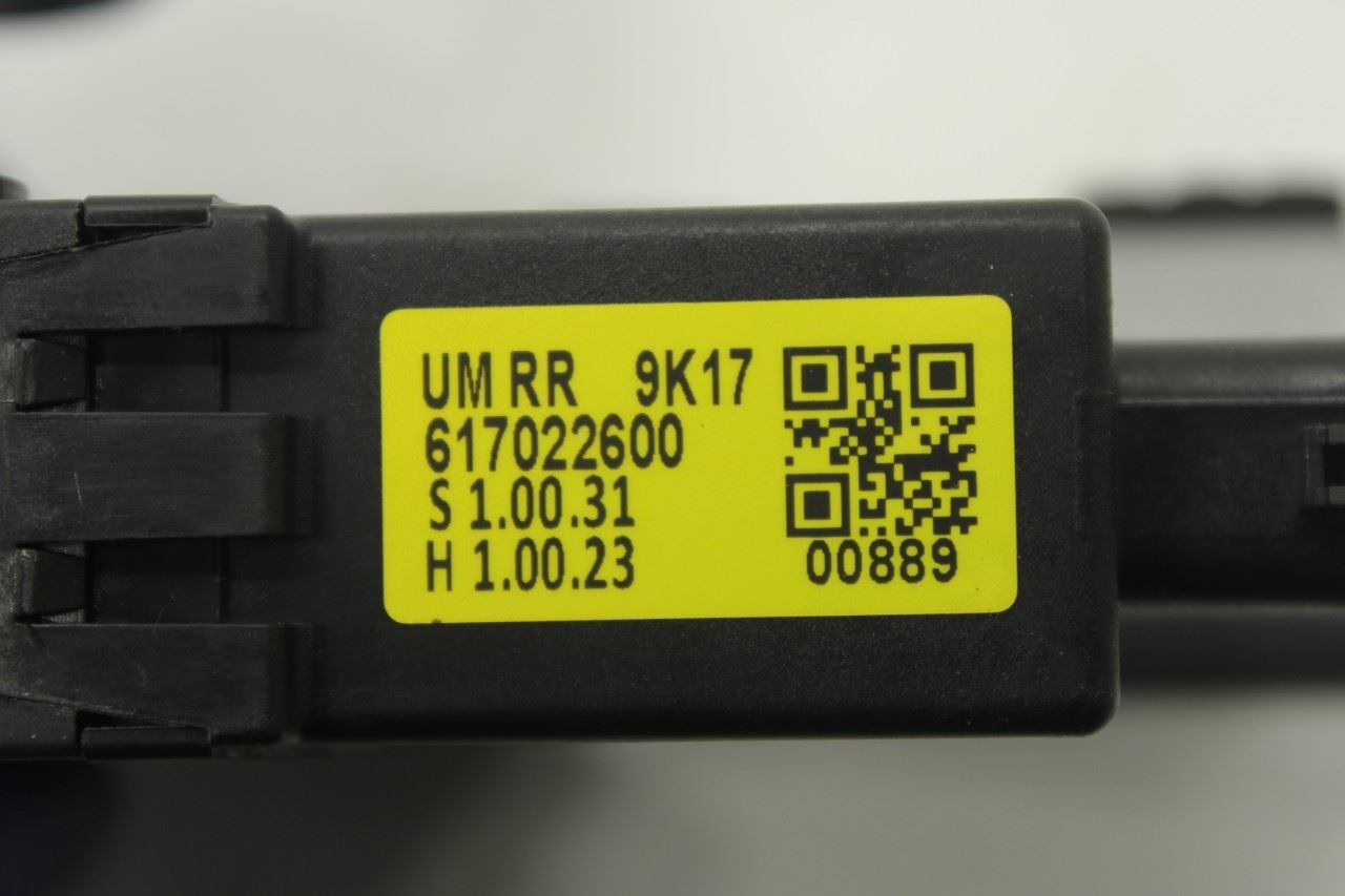 2019-2020 KIA Sorento LX Rear Right Door Power Window Motor 83460-C5220 OEM - Alshned Auto Parts