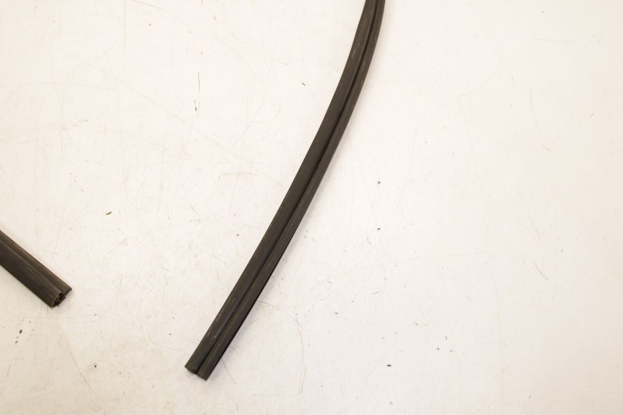 2014-20 Infiniti QX60 Front Right Door Run Channel w/ Belt Molding Weatherstrip - Alshned Auto Parts