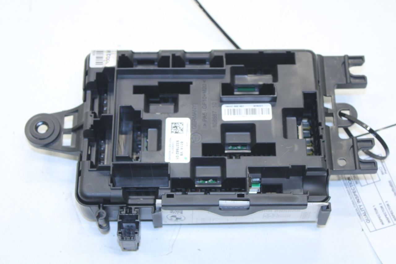 2013-2016 BMW 328i xDrive SULEV 2.0L AWD Rear Power Distribution Fuse Relay Box - Alshned Auto Parts