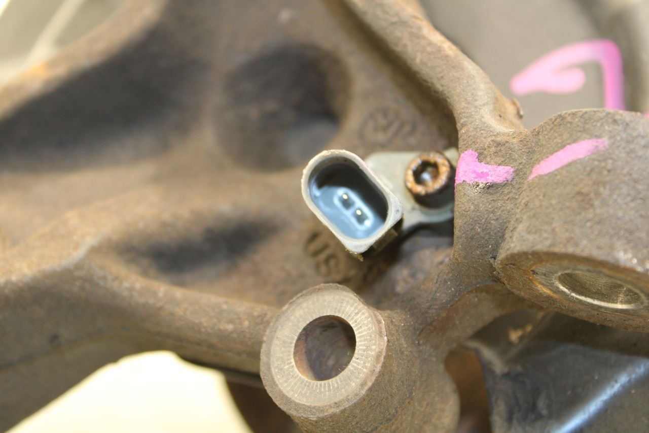 2012-2022 Volkswagen Passat SE Rear Left Side Spindle Knuckle Hub 5C0-505-435-B - Alshned Auto Parts