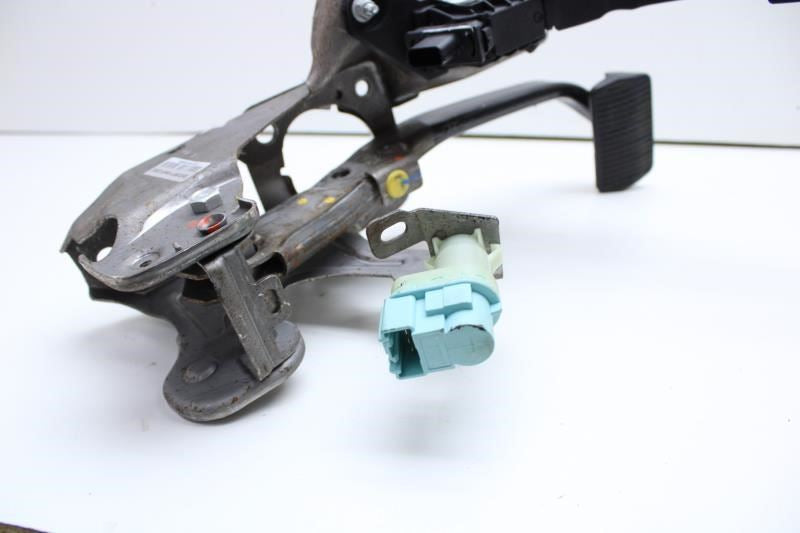 21-24 Ford Bronco Sport Brake & Gas Accelerator Pedal Assy LX61-2D094-BC OEM - Alshned Auto Parts