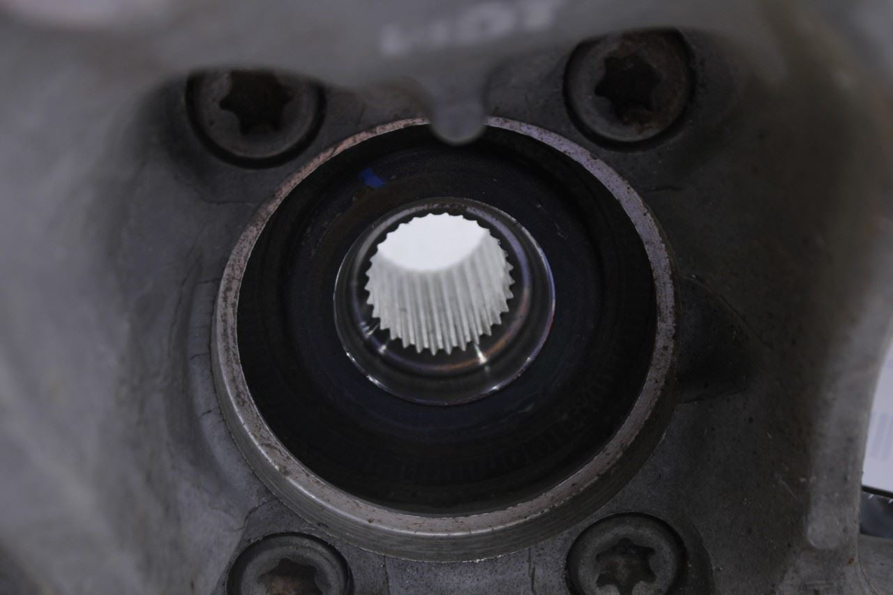 2021-23 Hyundai Santa Fe SEL 2.5L AWD Rear Driver Left Side Spindle Knuckle Hub2