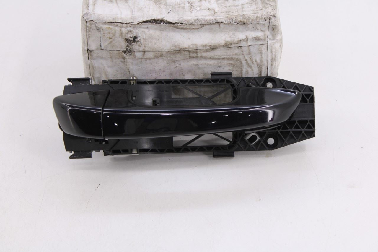 11-18 Porsche Cayenne S 4.8L AWD Front Passenger Right Side Door Exterior Handle0