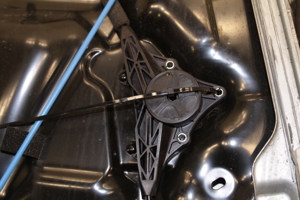 2014-2017 Infiniti QX50 Front Right Door Window Regulator w/ Carrier Plate - Alshned Auto Parts