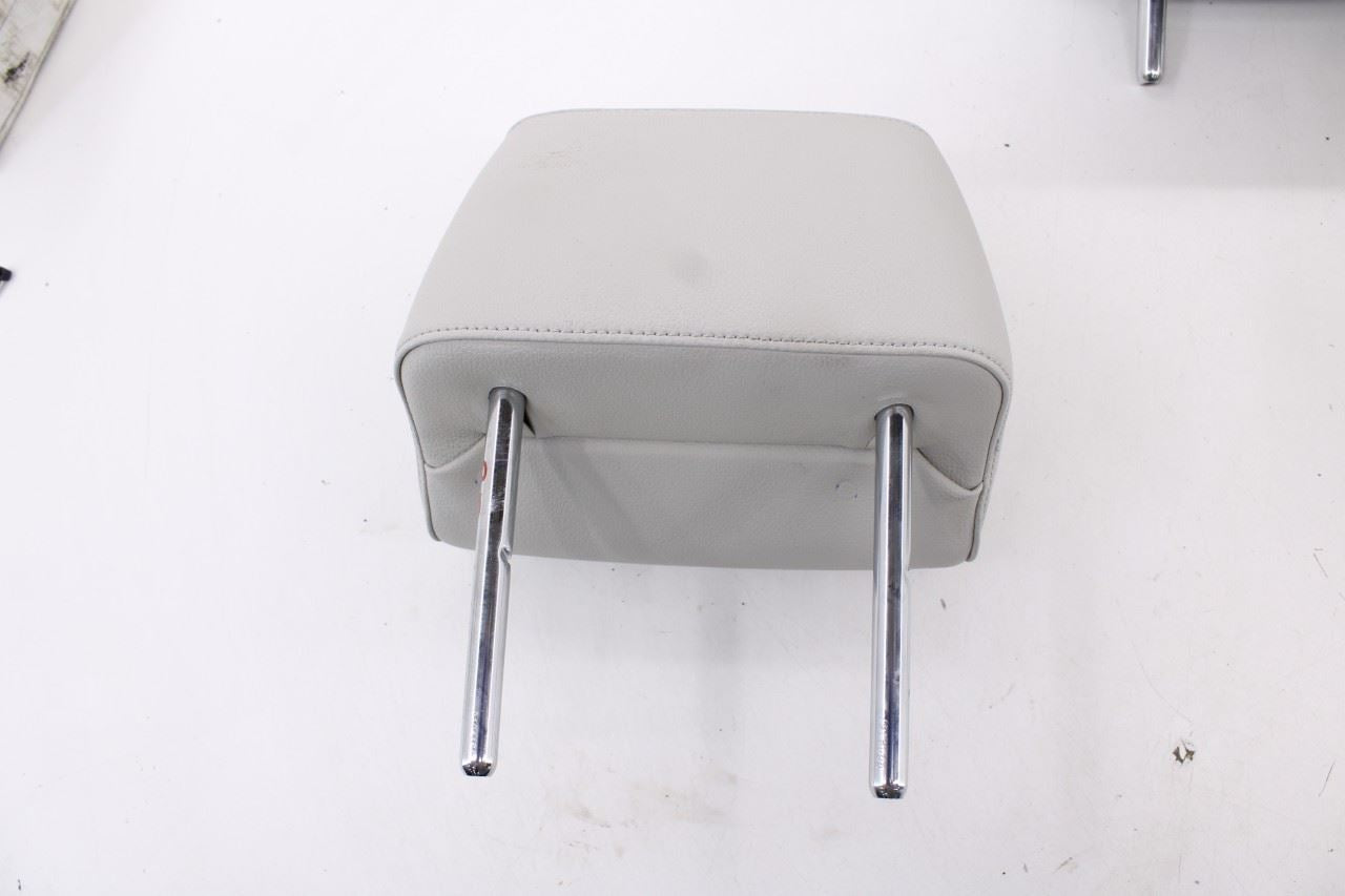 2015-16 Volkswagen Jetta Sport Rear Right Left and Center 2nd Row Seat Headrest6
