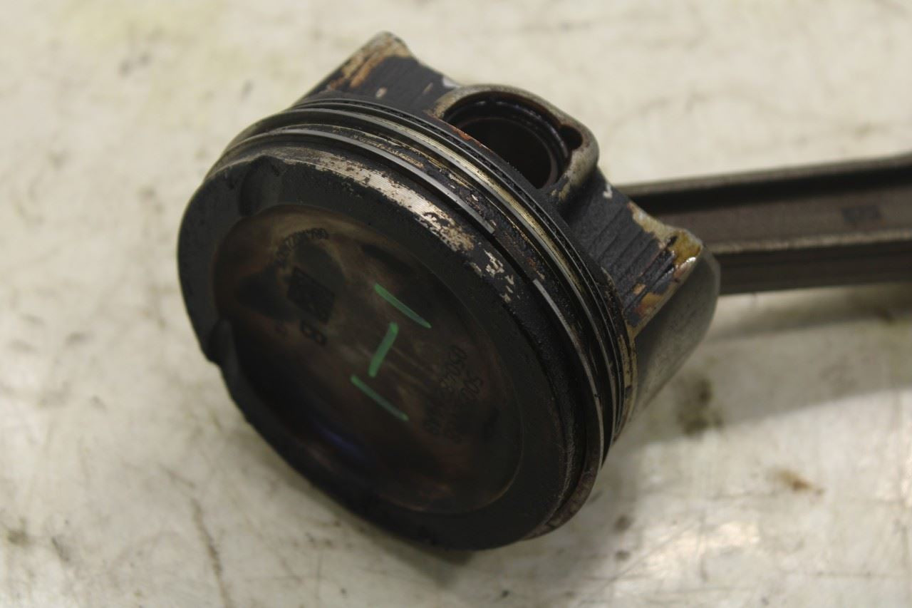 2017-22 Alfa Romeo Giulia Ti 2.0L AWD Engine Piston 1 w/ Connecting Rod 50052788 - Alshned Auto Parts
