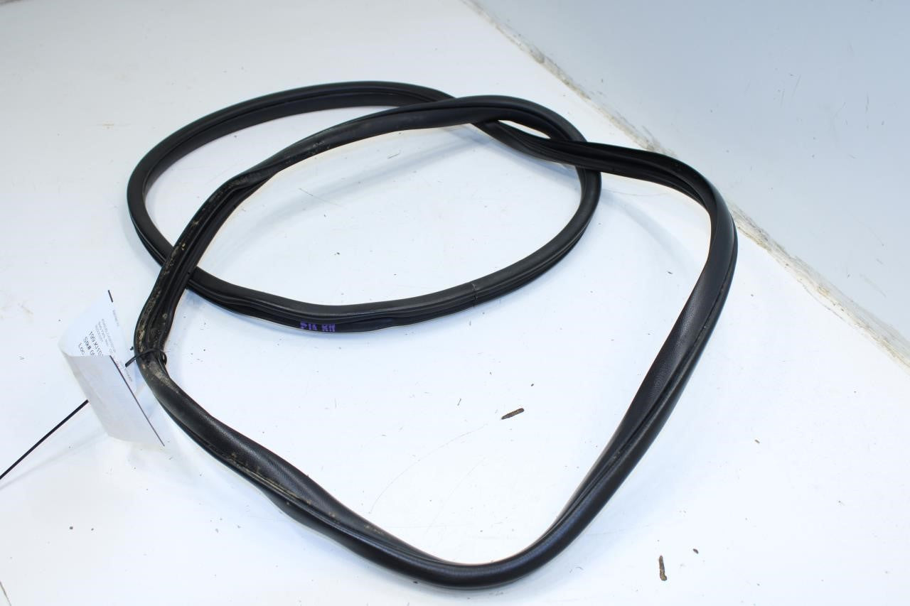 2018-2023 Kia Stinger GT1 Front Right Door Weatherstrip On Body 82120-J5000 OEM - Alshned Auto Parts