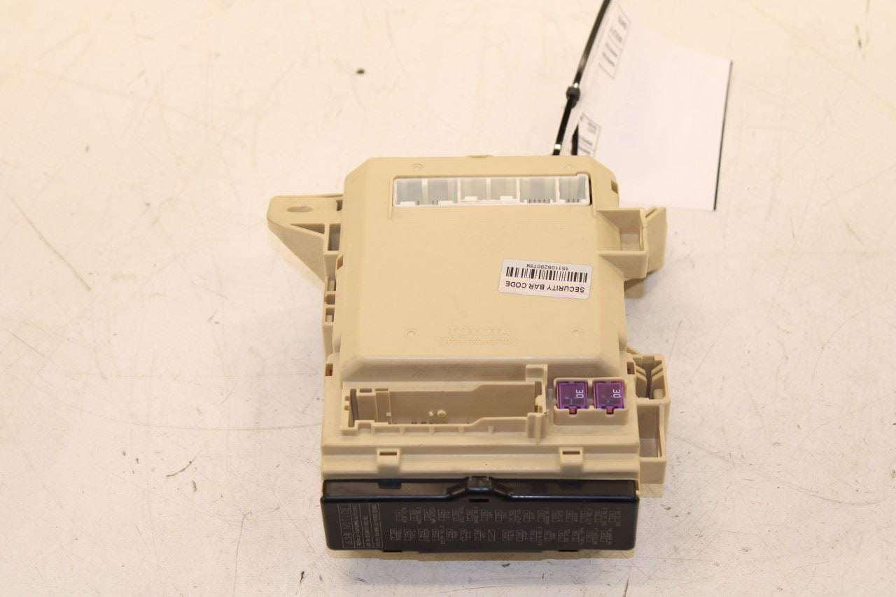 2009-11 Toyota Camry LE Cabin Instrument Panel Fuse Relay Junction Block *ReaD* - Alshned Auto Parts
